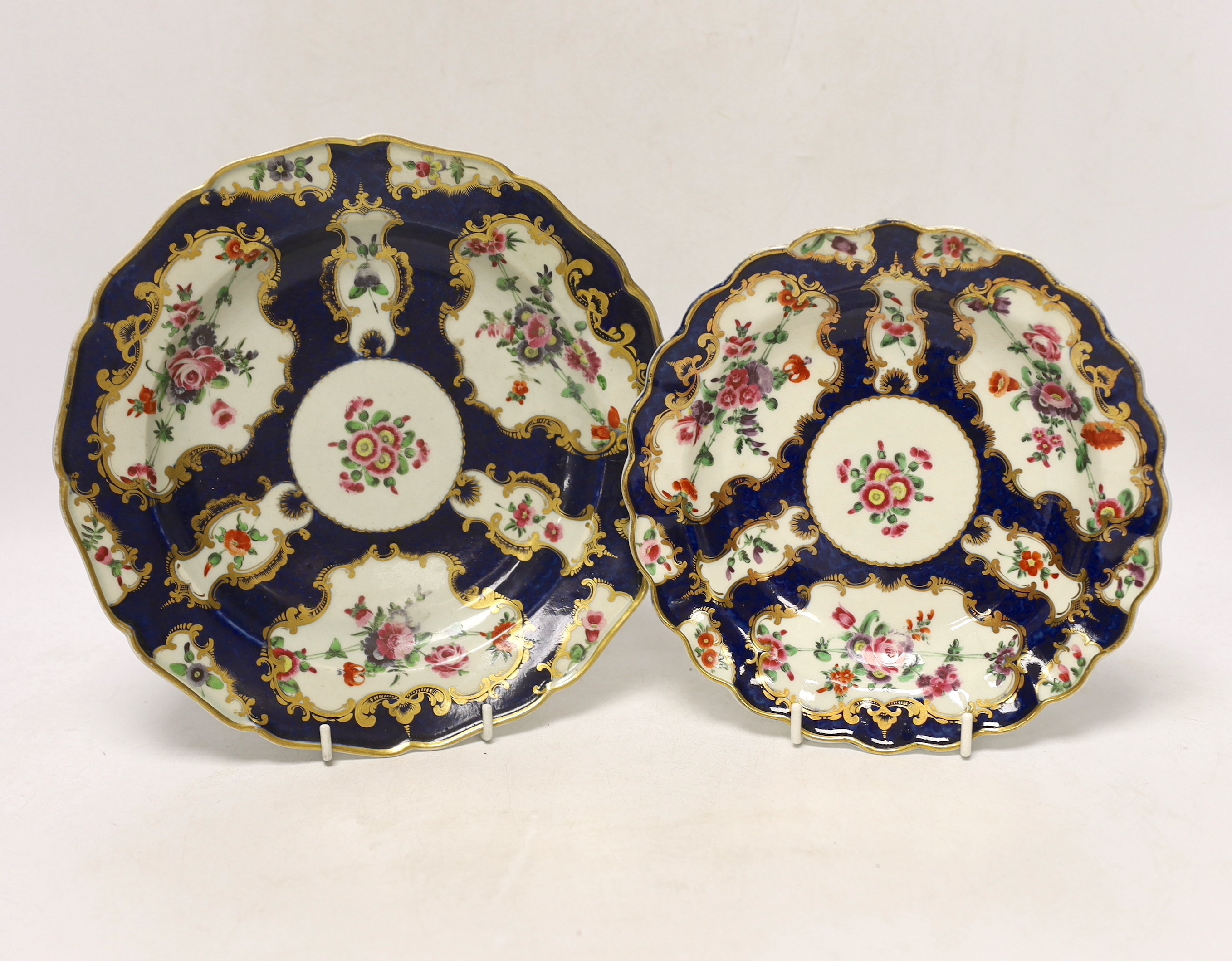 Two Worcester scale blue dishes, c.1770, largest 22cm